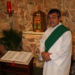 Deacon Arcelio Perez : Deacon Se Habla Español